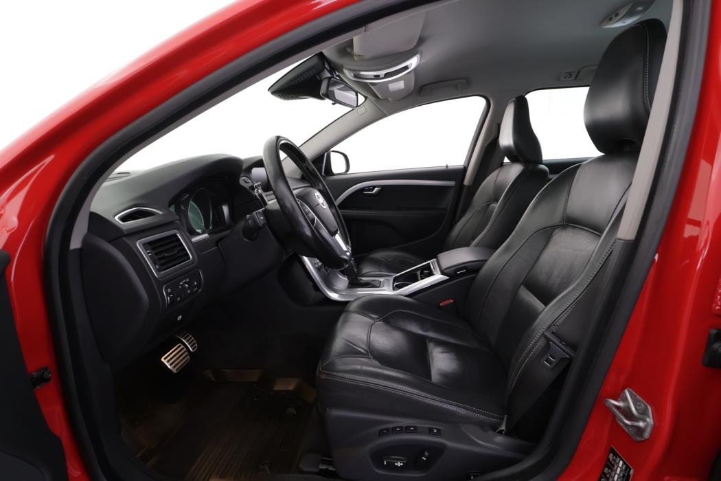 VOLVO V70 2016