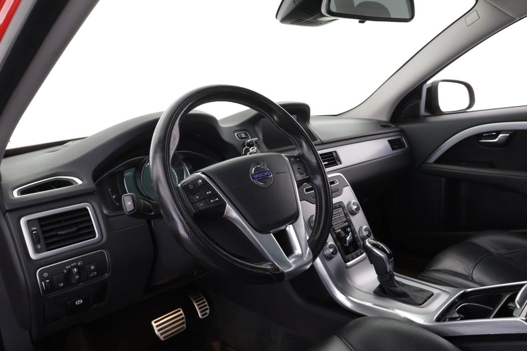 VOLVO V70 2016