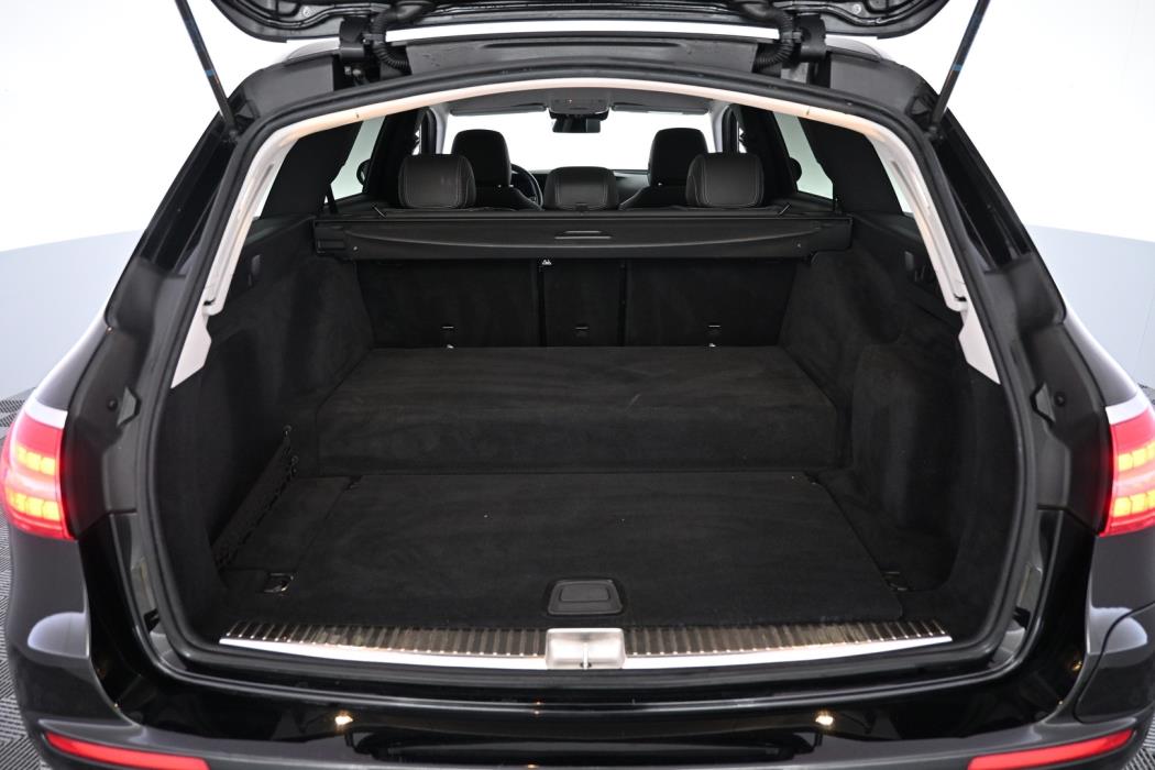 MERCEDES-BENZ E 2021