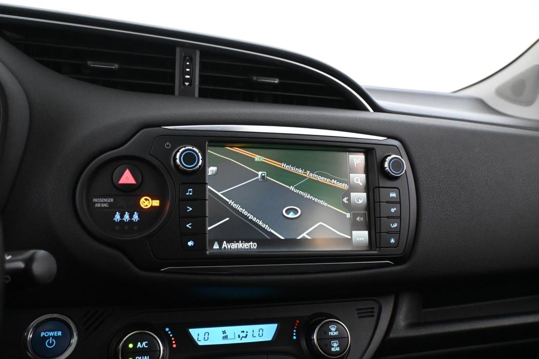 TOYOTA Yaris 2016