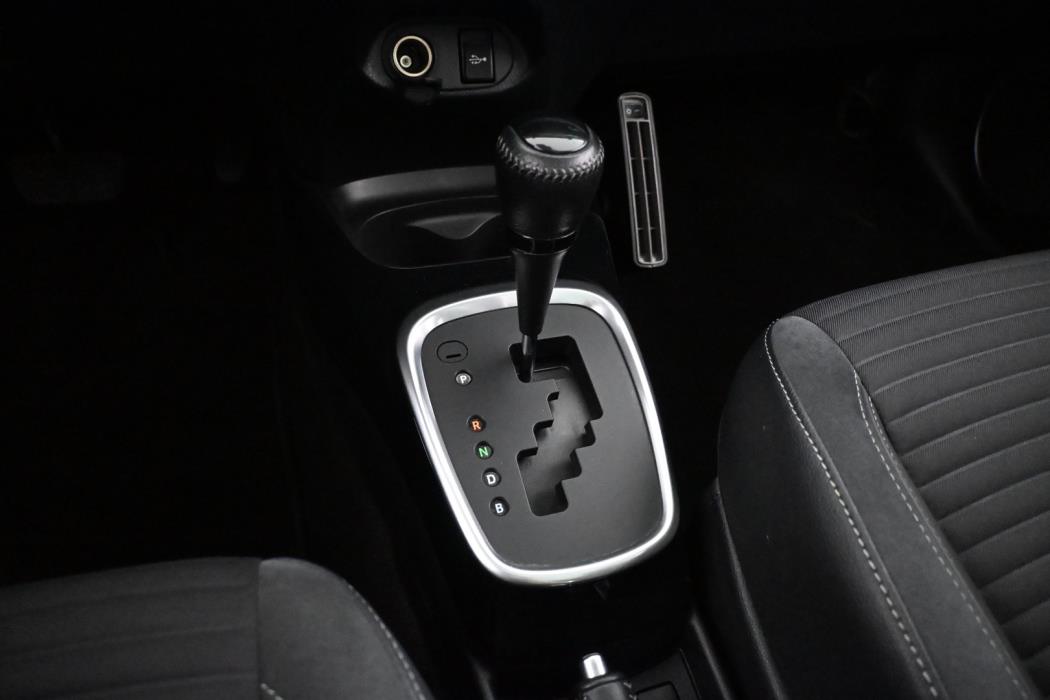 TOYOTA Yaris 2016