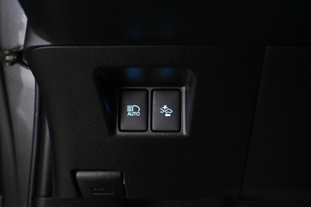 TOYOTA Yaris 2016