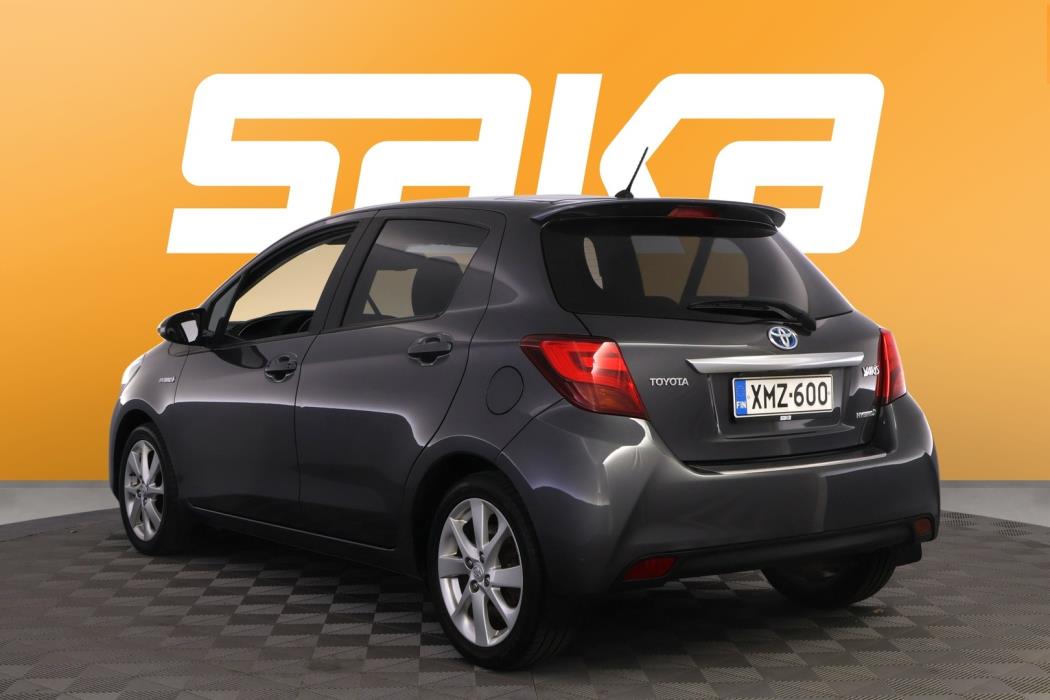 TOYOTA Yaris 2016