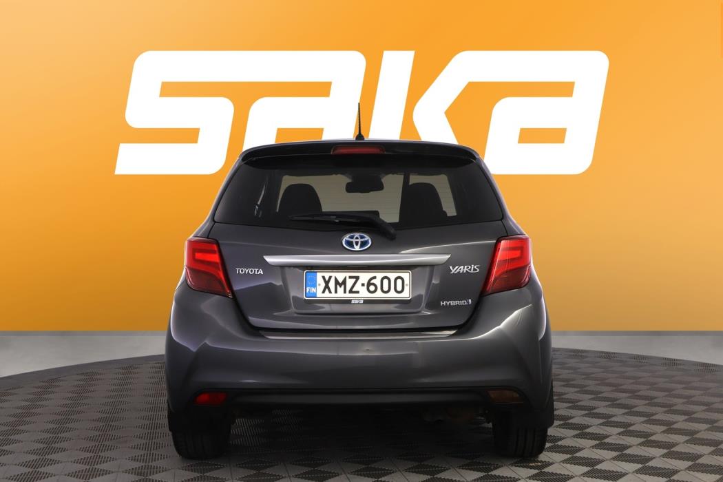 TOYOTA Yaris 2016