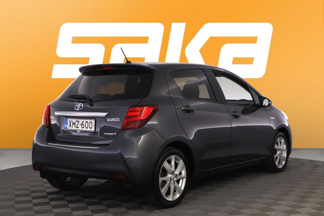 TOYOTA Yaris 2016