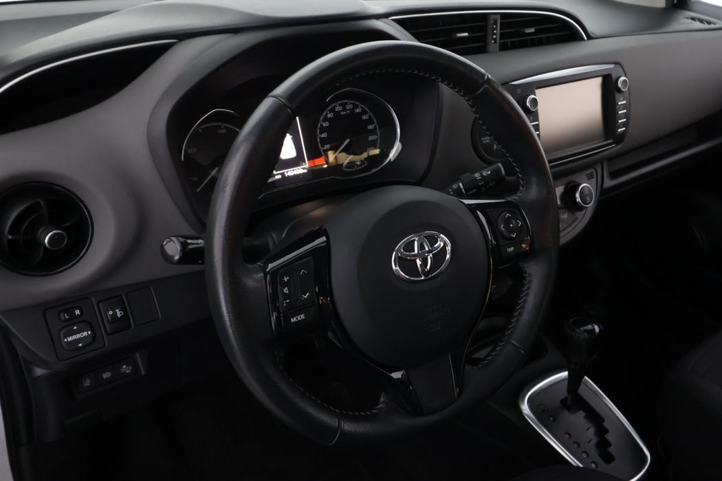 TOYOTA Yaris 2018