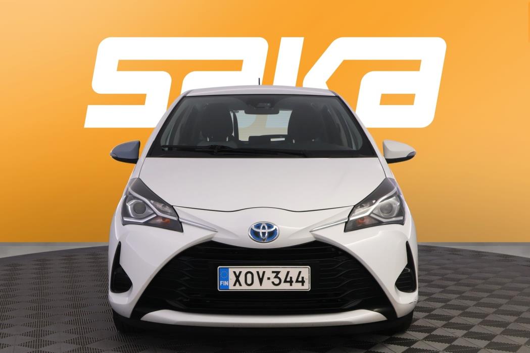 TOYOTA Yaris 2018