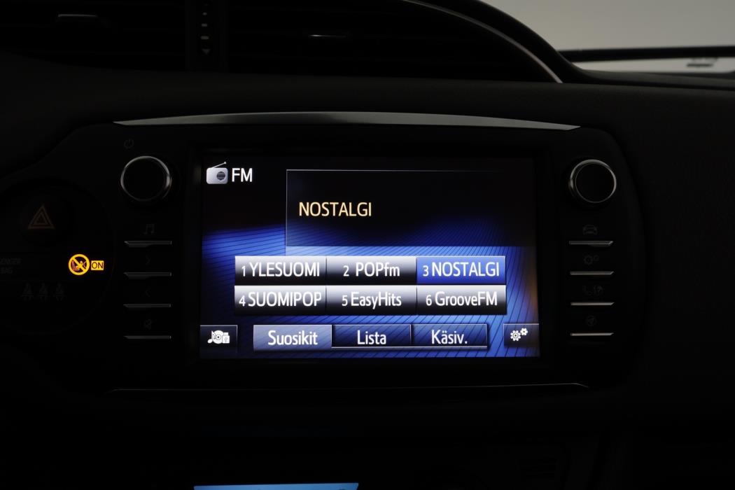 TOYOTA Yaris 2018