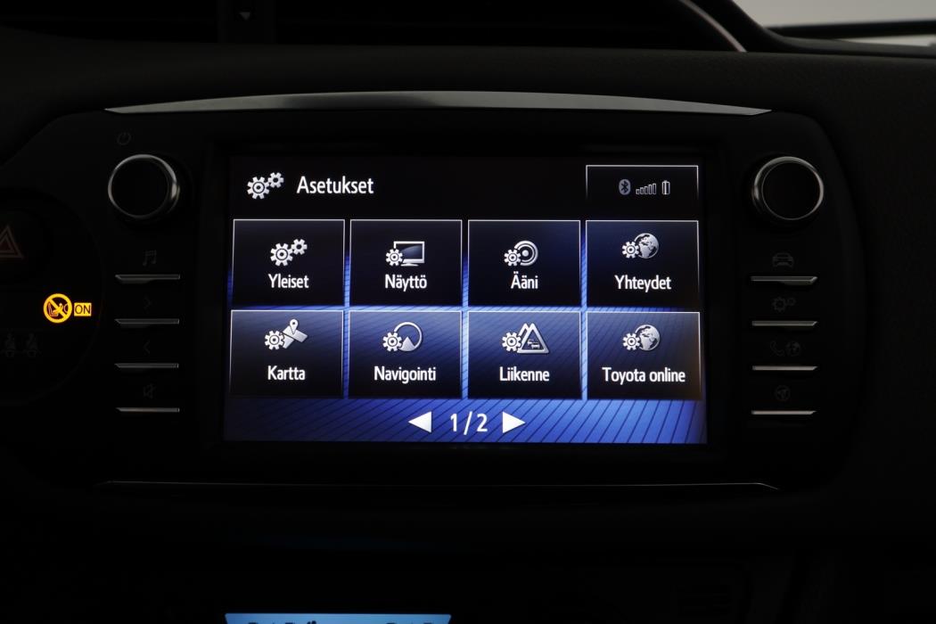 TOYOTA Yaris 2018