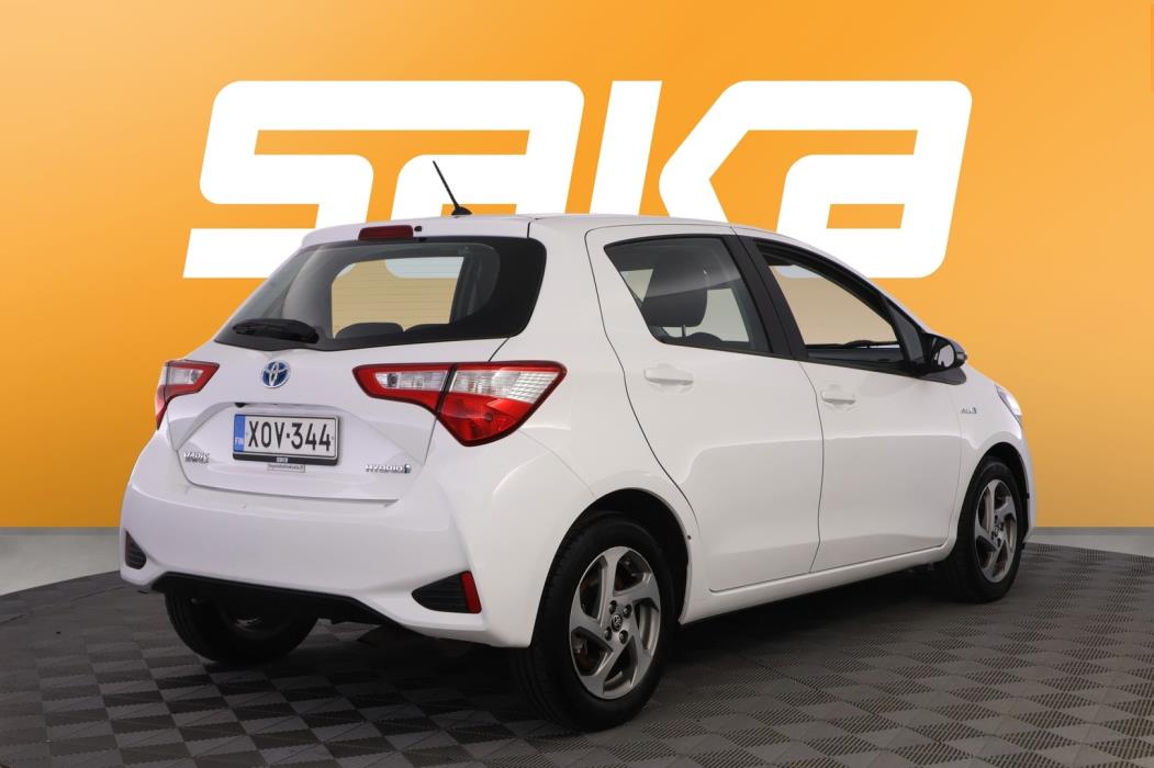TOYOTA Yaris 2018
