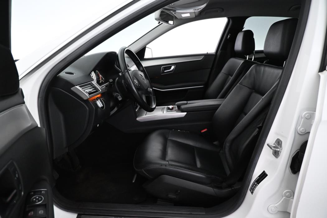 MERCEDES-BENZ E 2012