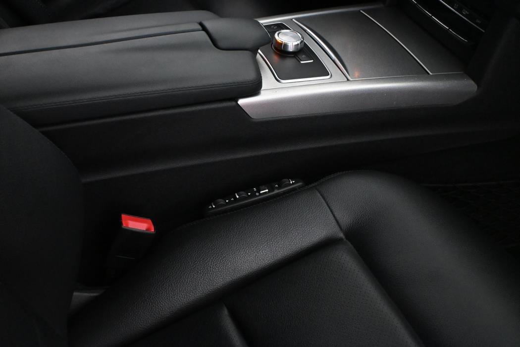 MERCEDES-BENZ E 2012