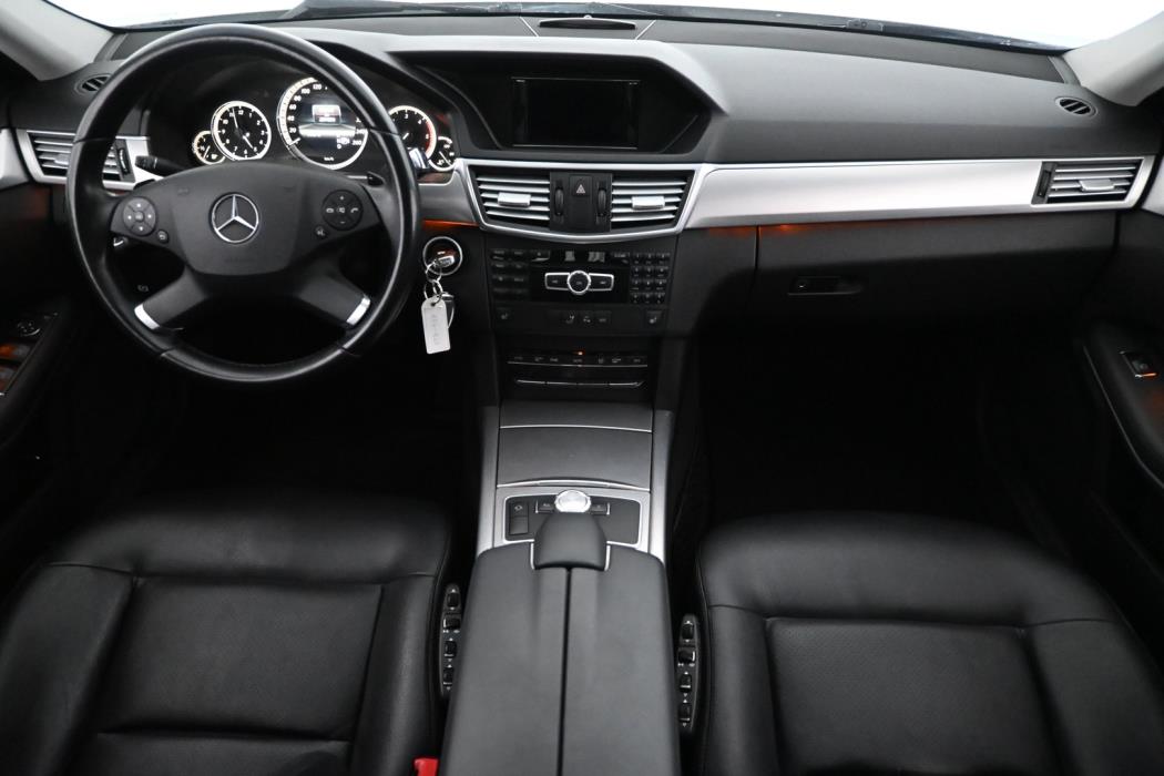 MERCEDES-BENZ E 2012
