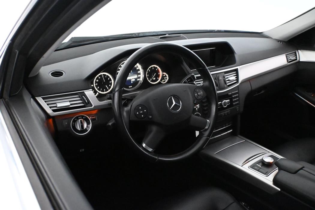 MERCEDES-BENZ E 2012