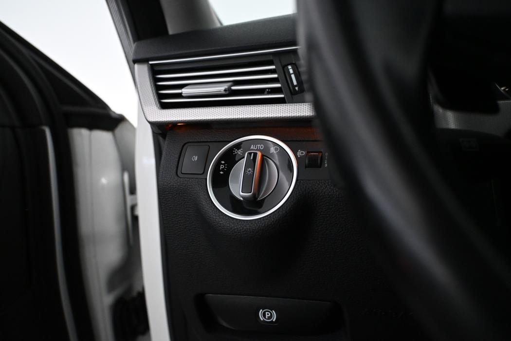 MERCEDES-BENZ E 2012