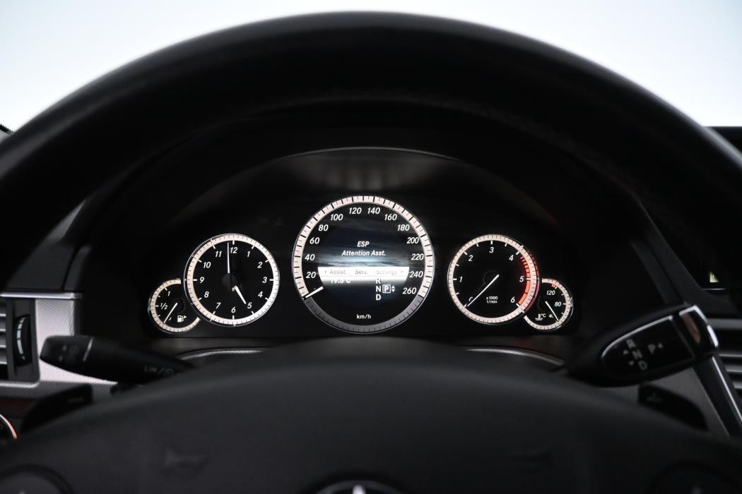 MERCEDES-BENZ E 2012