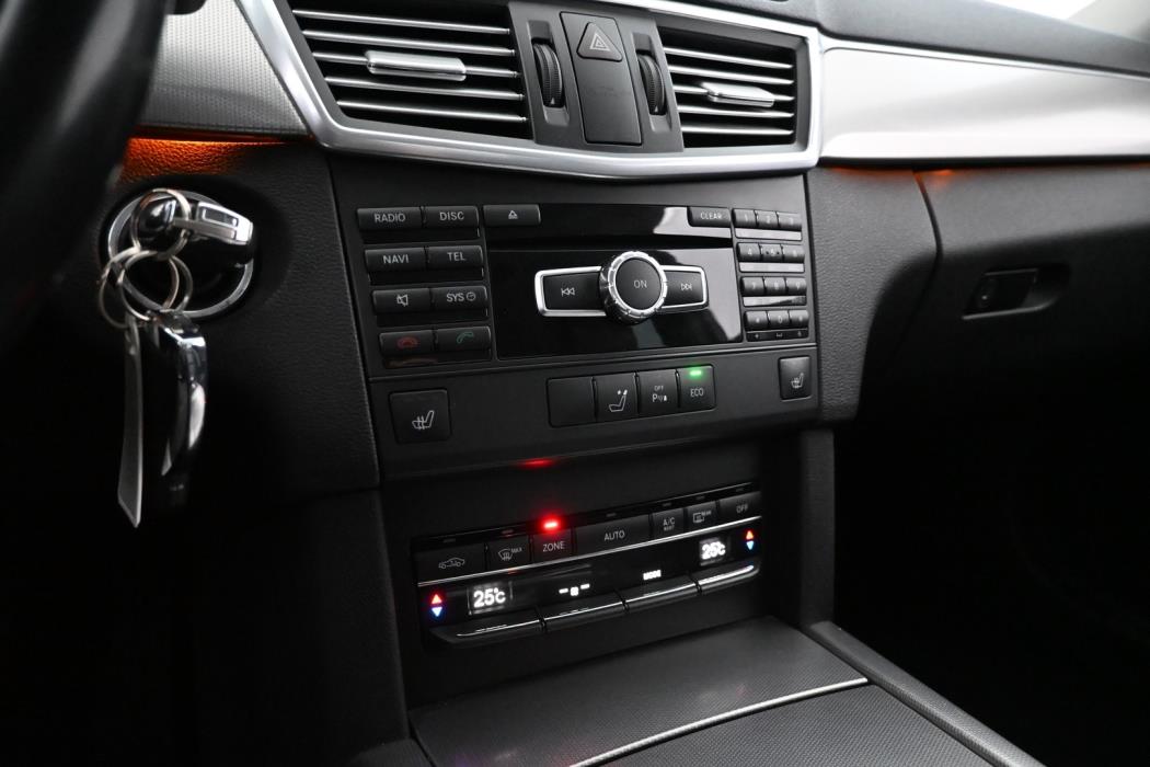 MERCEDES-BENZ E 2012