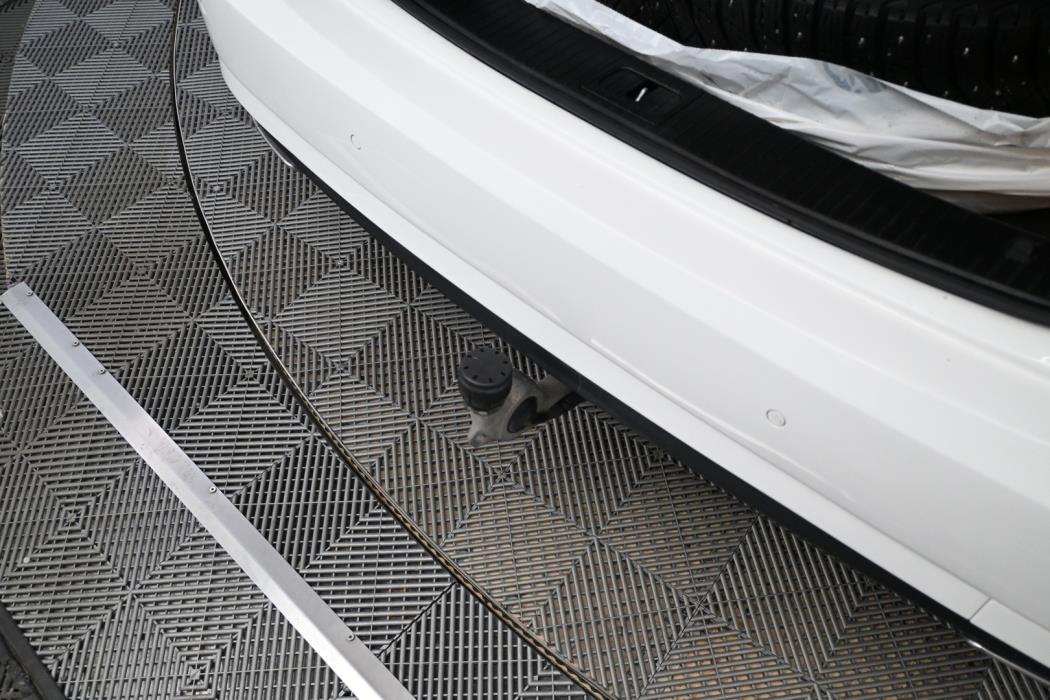 MERCEDES-BENZ E 2012