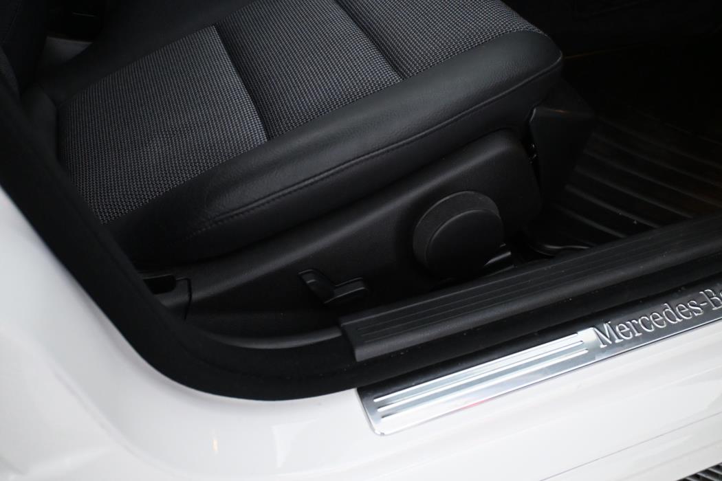 MERCEDES-BENZ C 2012