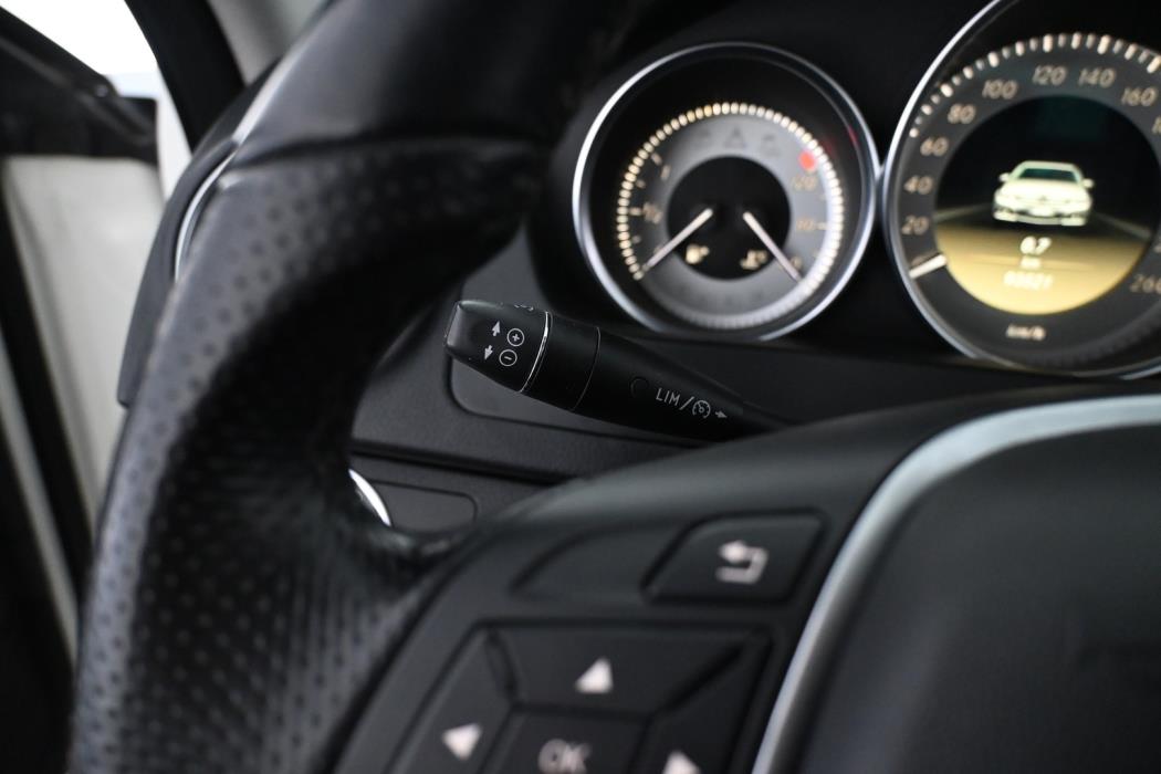 MERCEDES-BENZ C 2012