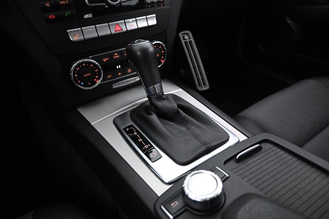 MERCEDES-BENZ C 2012