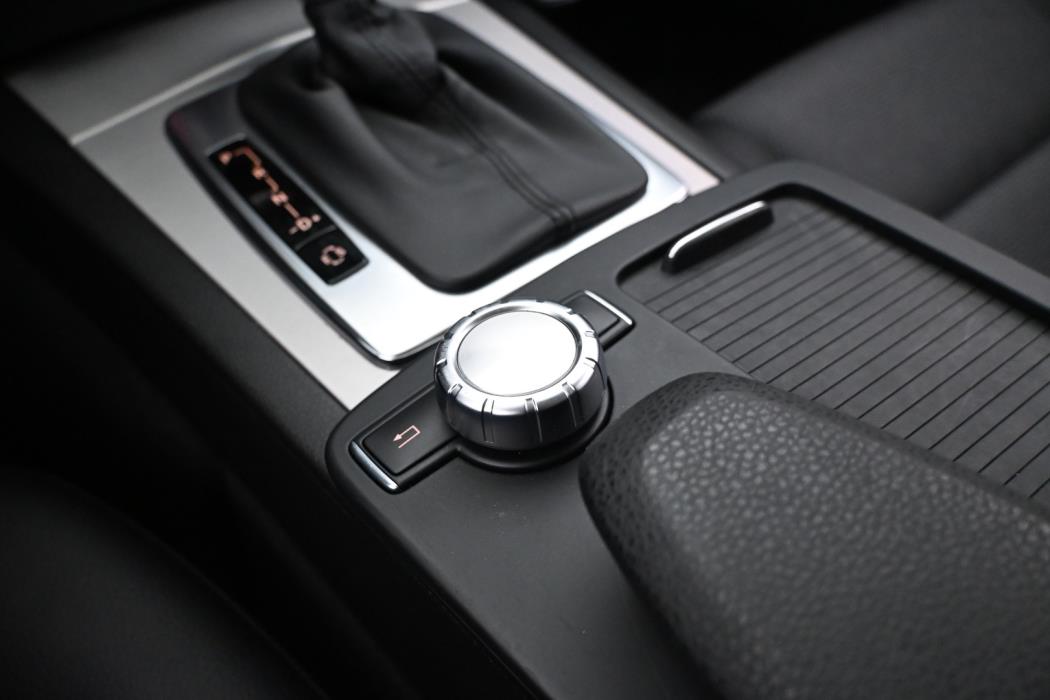 MERCEDES-BENZ C 2012