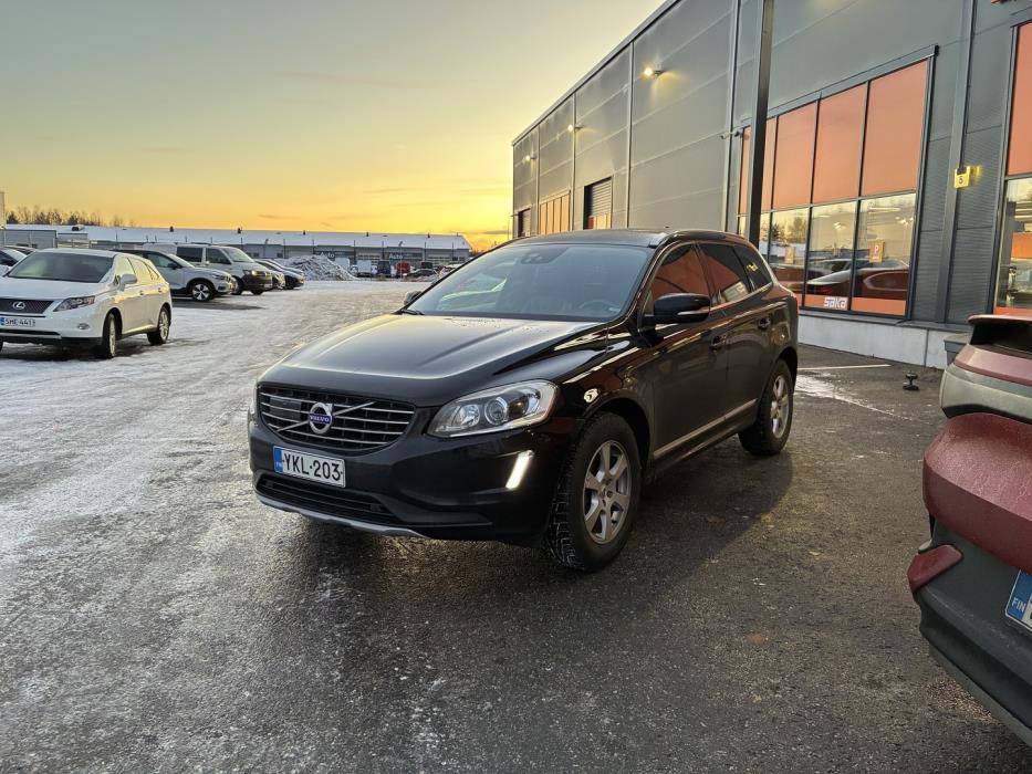 VOLVO XC60 2017