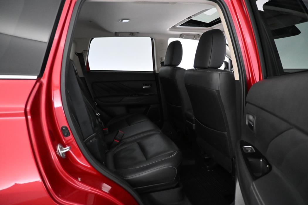 MITSUBISHI Outlander 2017