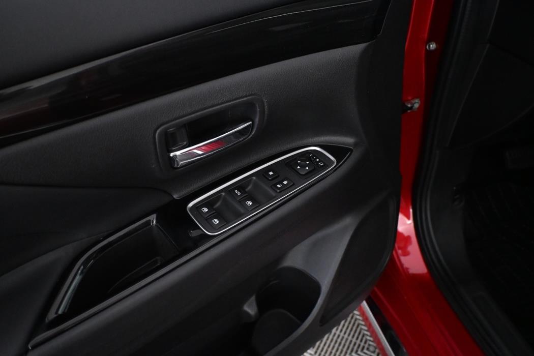 MITSUBISHI Outlander 2017