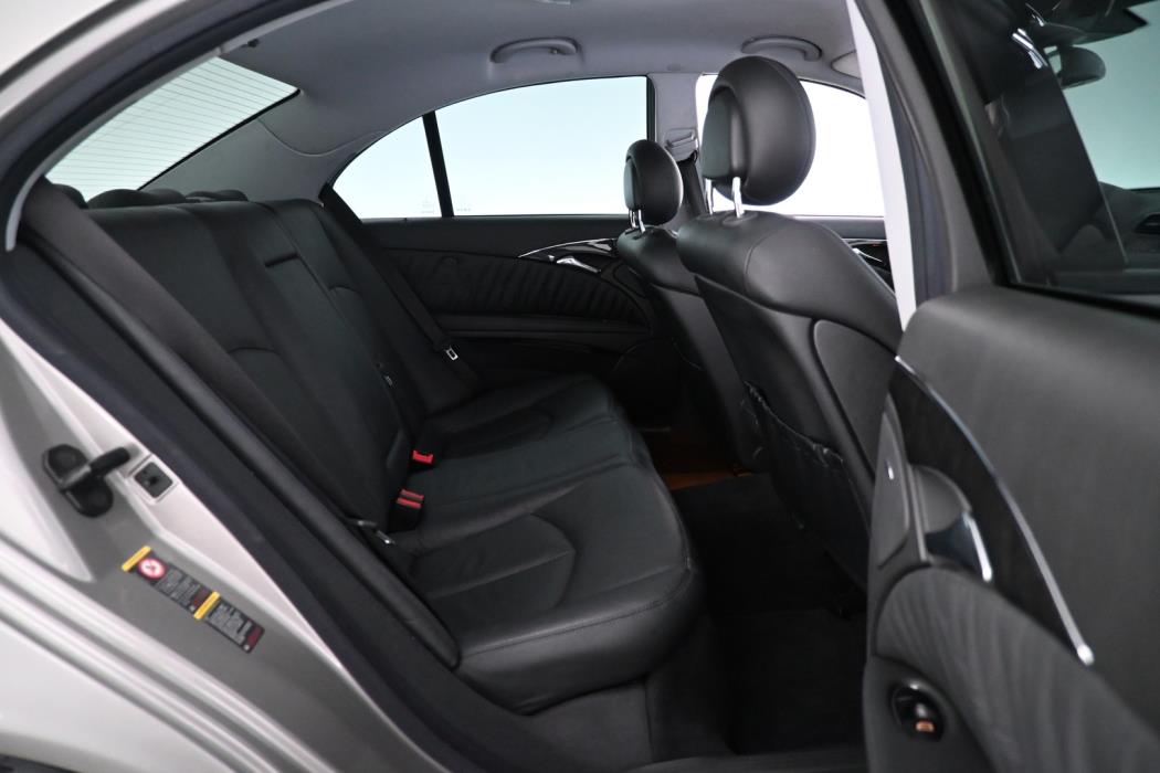 MERCEDES-BENZ E 2006