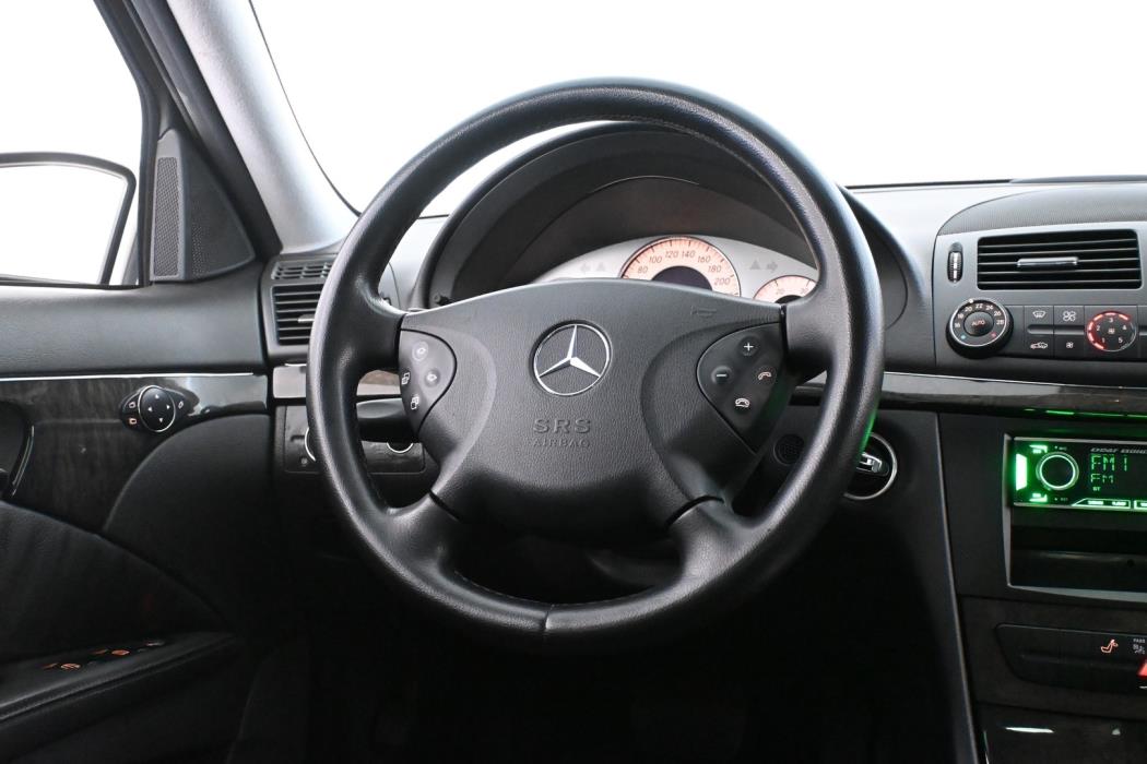 MERCEDES-BENZ E 2006