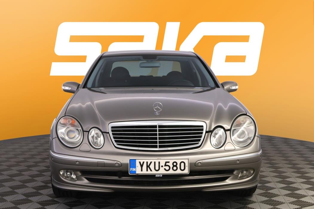 MERCEDES-BENZ E 2006