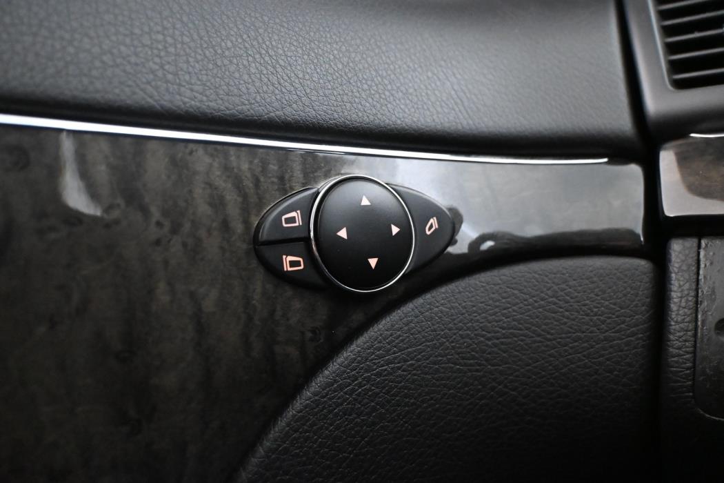 MERCEDES-BENZ E 2006