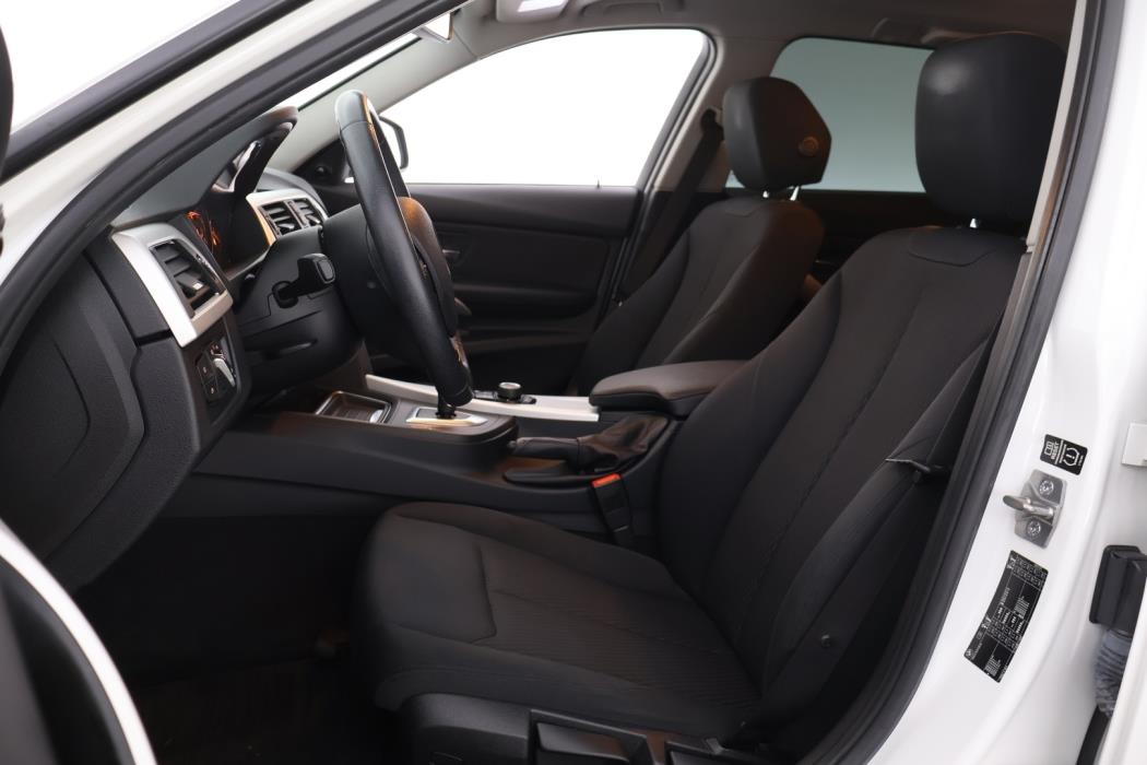BMW 320 2013