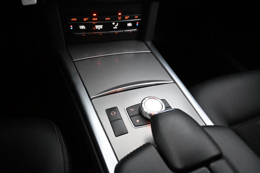 MERCEDES-BENZ E 2015