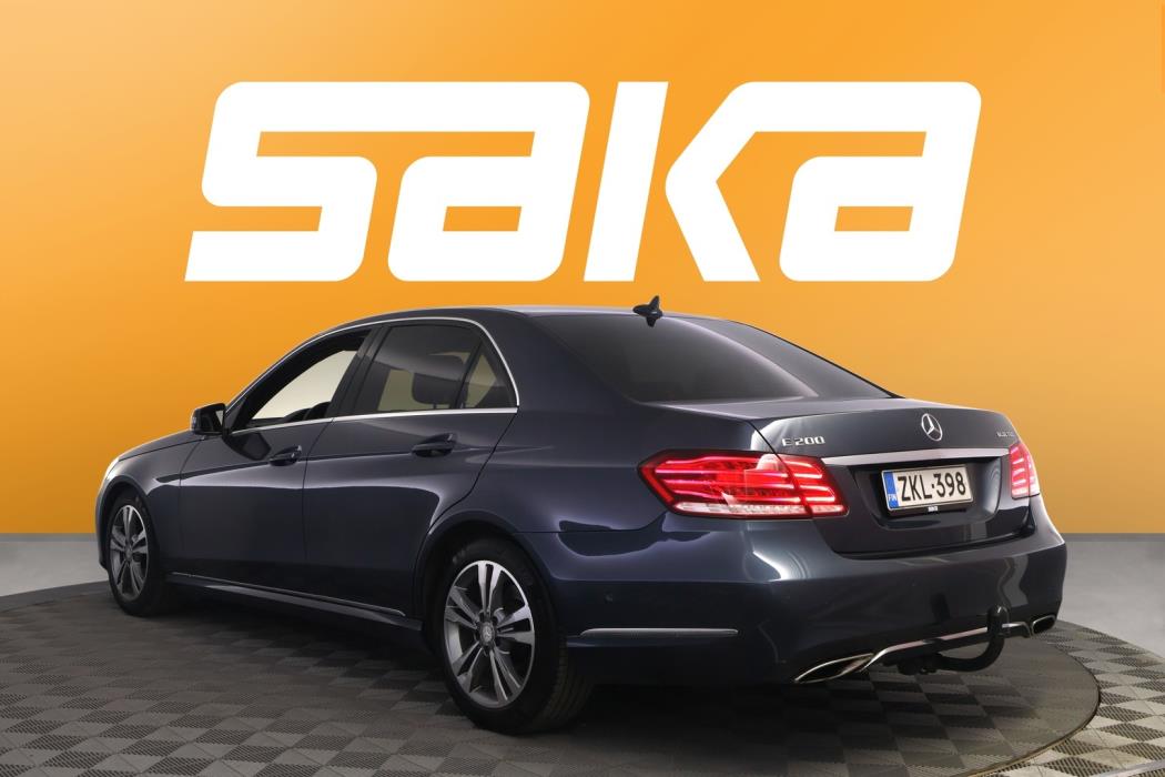 MERCEDES-BENZ E 2015