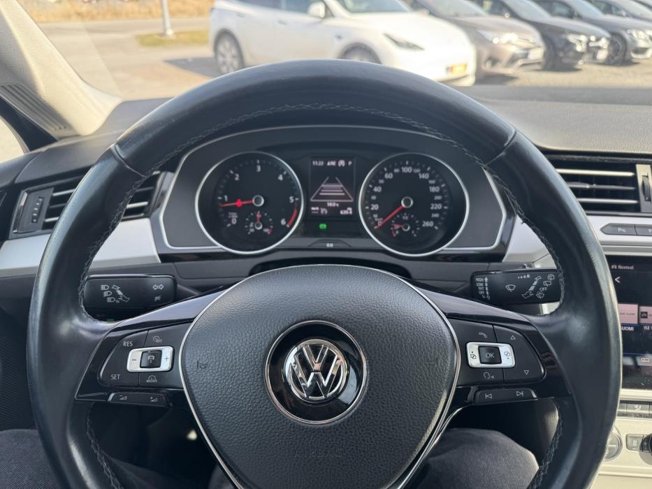 VOLKSWAGEN Passat 2018