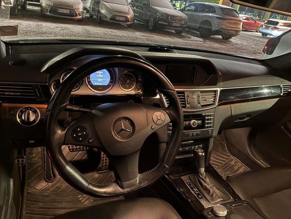 MERCEDES-BENZ E 2010
