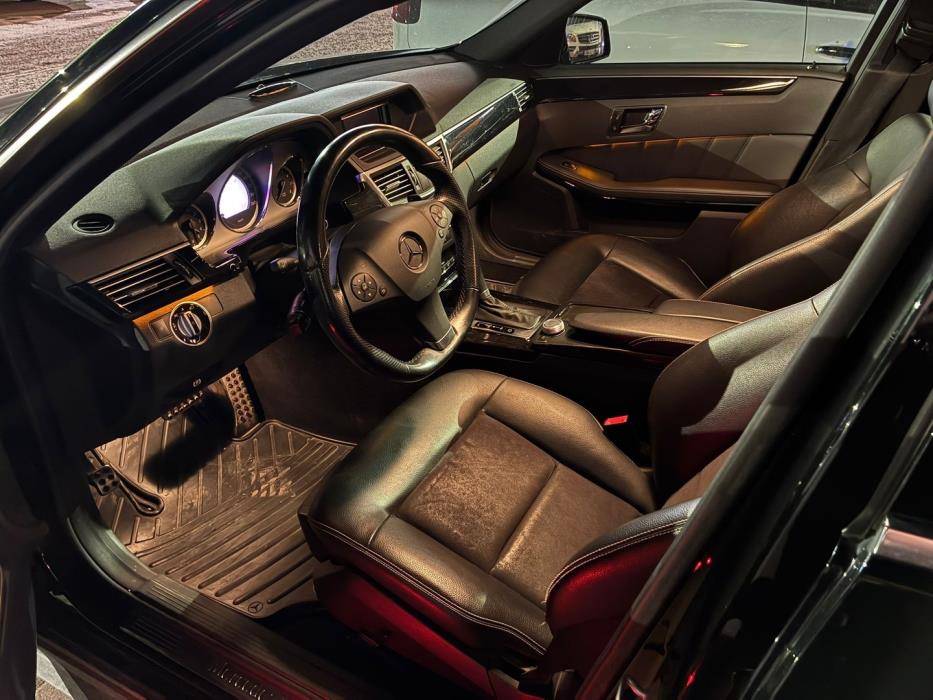 MERCEDES-BENZ E 2010