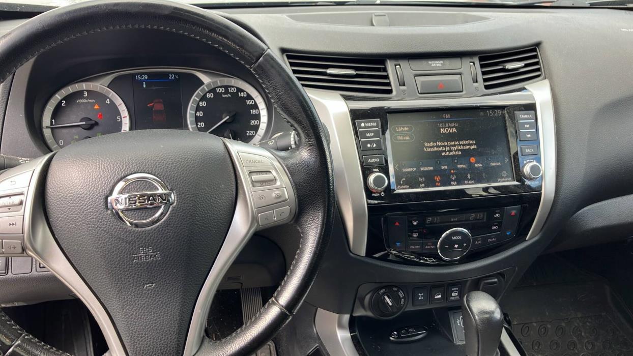 NISSAN Navara 2020