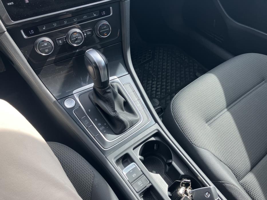VOLKSWAGEN Golf 2020