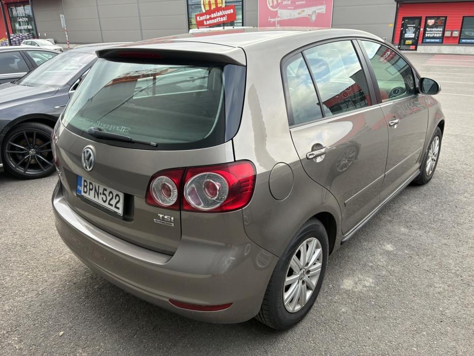VOLKSWAGEN Golf Plus 2012