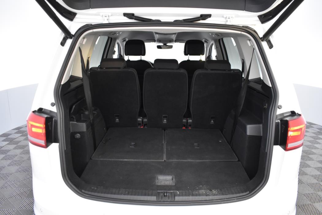 VOLKSWAGEN Touran 2018