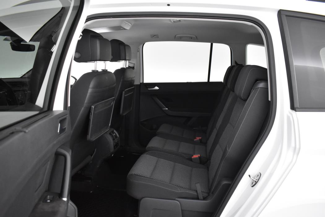 VOLKSWAGEN Touran 2018