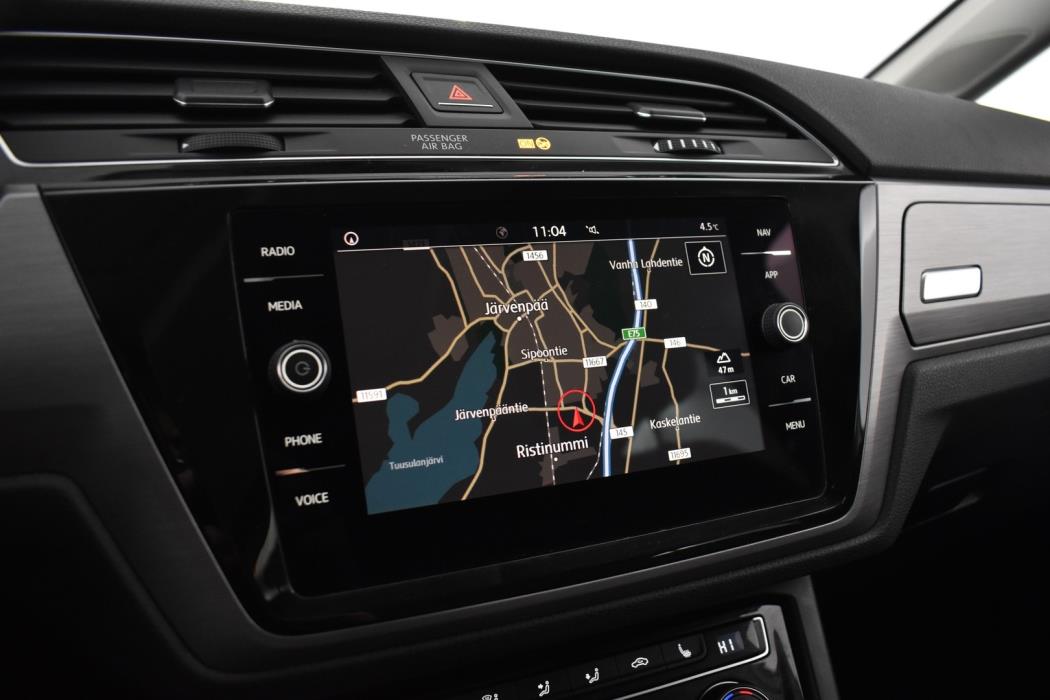 VOLKSWAGEN Touran 2018