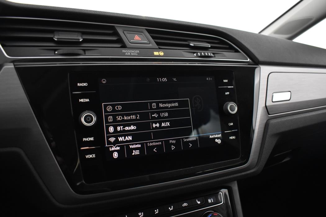 VOLKSWAGEN Touran 2018