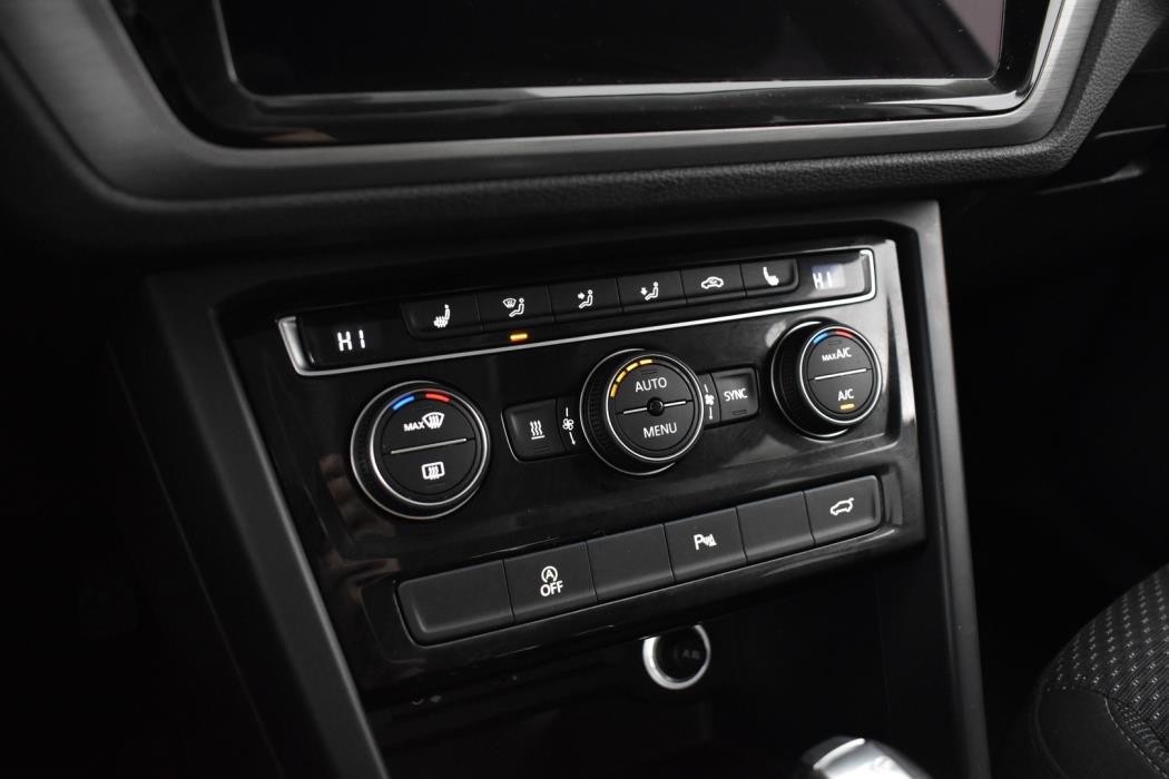 VOLKSWAGEN Touran 2018