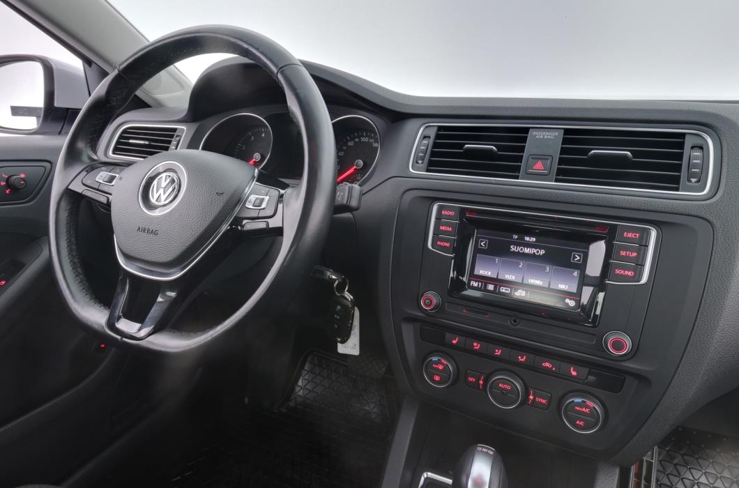 VOLKSWAGEN Jetta 2018