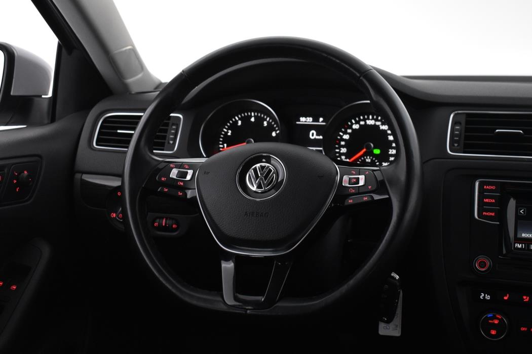 VOLKSWAGEN Jetta 2018