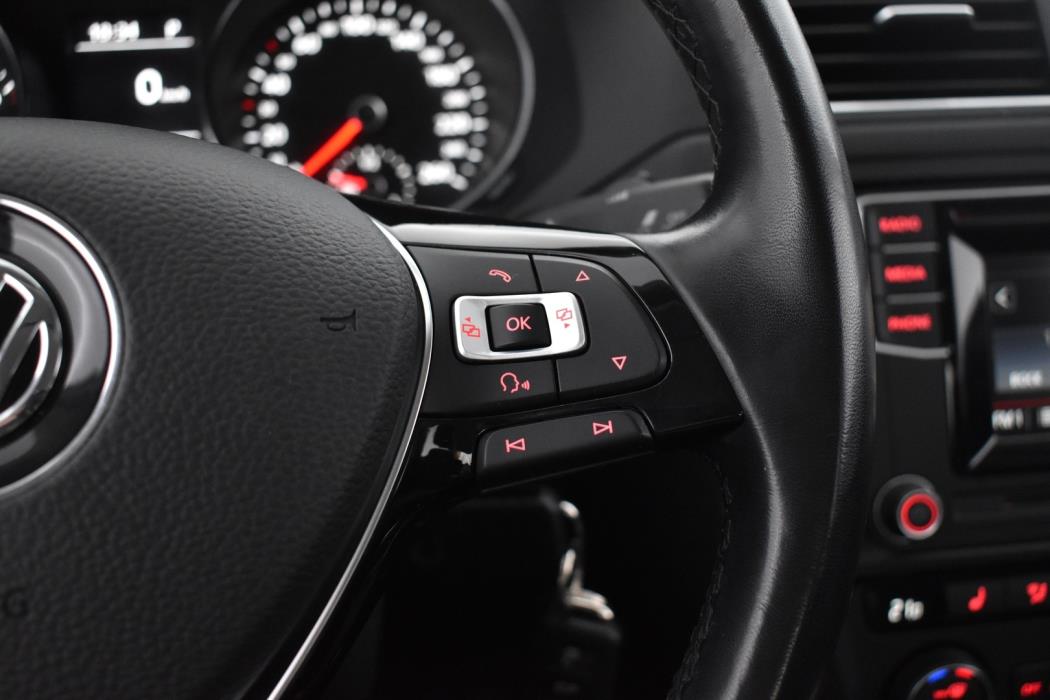 VOLKSWAGEN Jetta 2018